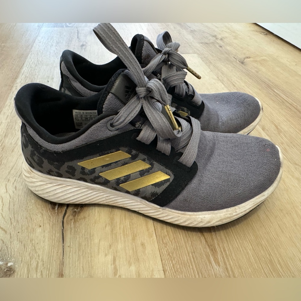 Women Adidas Edge Lux size 6.5 sneakers